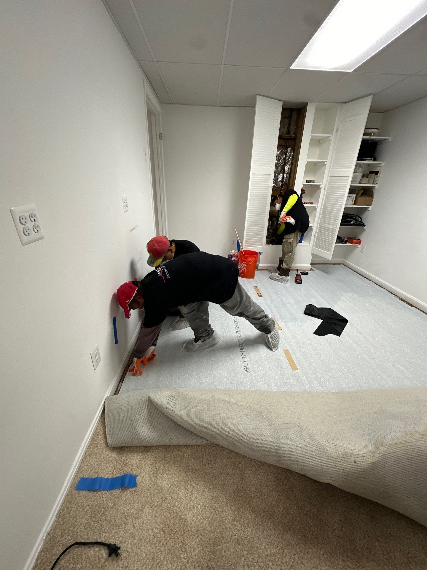 Wet carpet and padding removal as part of water damage mitigation in Herndon.