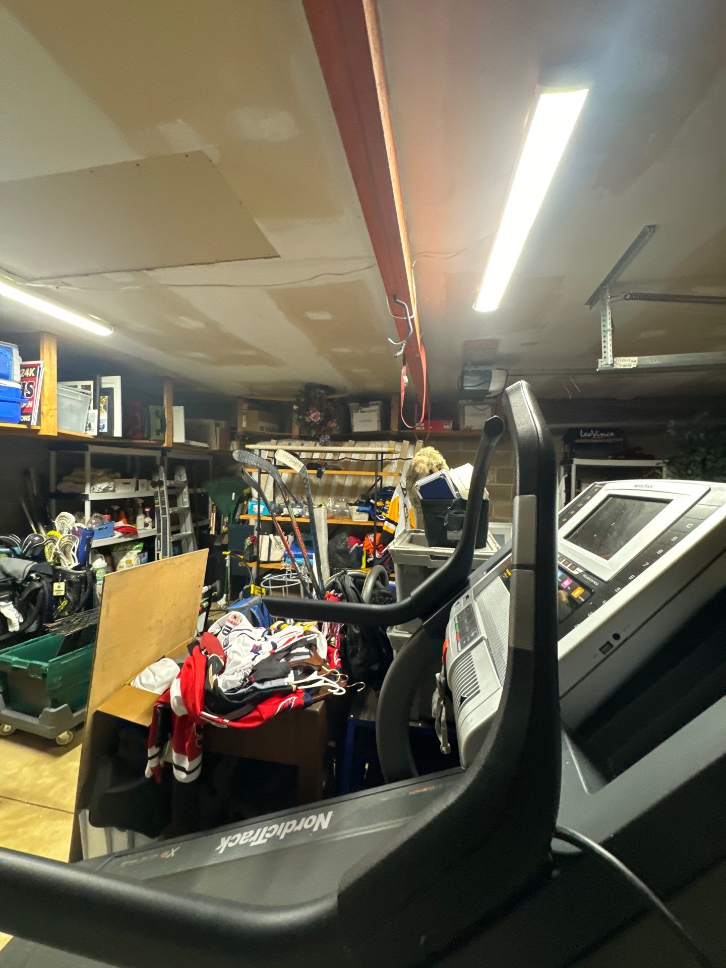 Final thermal inspection confirming moisture removal after water damage restoration.