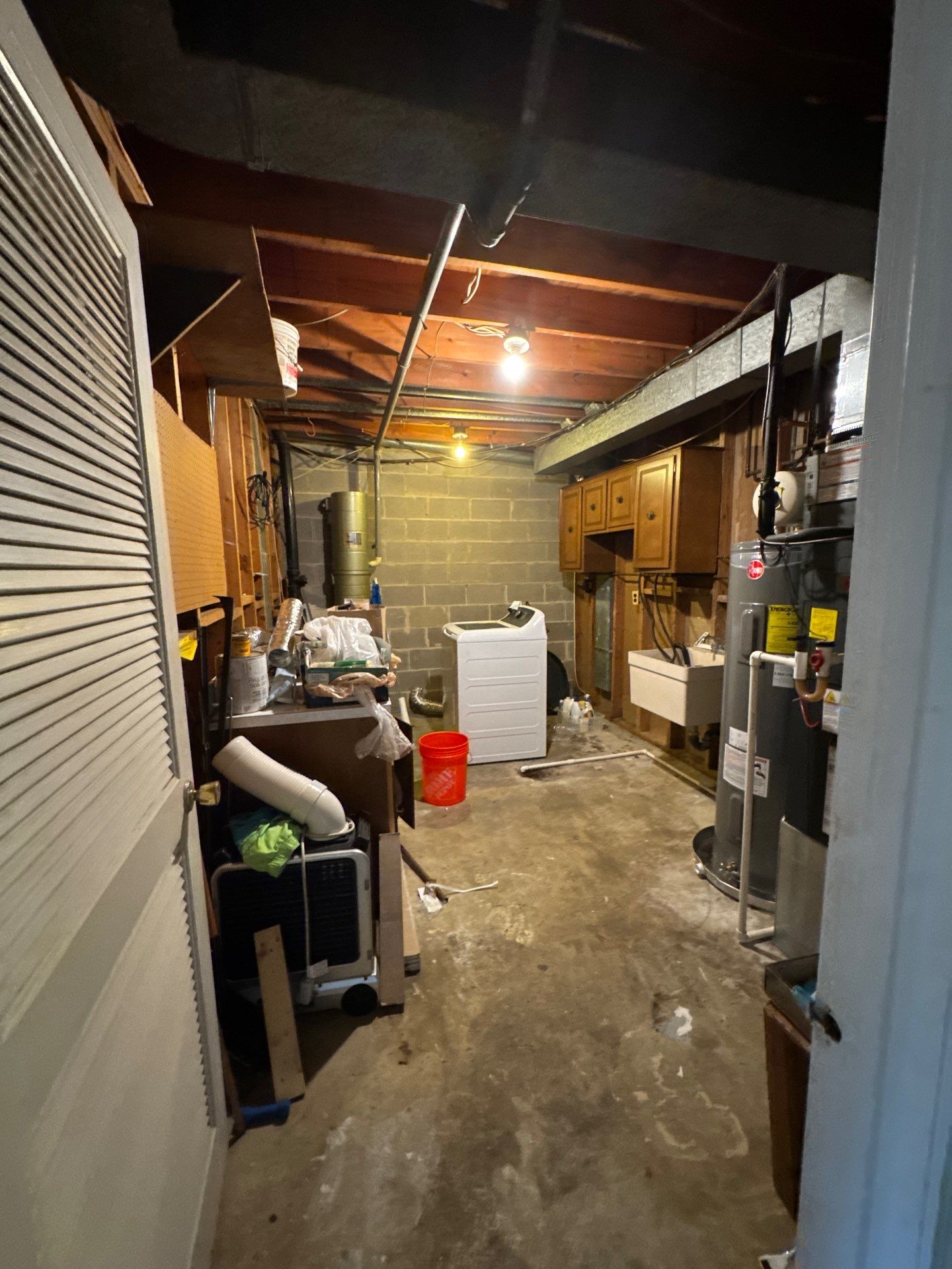 Containment and moisture monitoring in progress during Vienna water damage mitigation work.