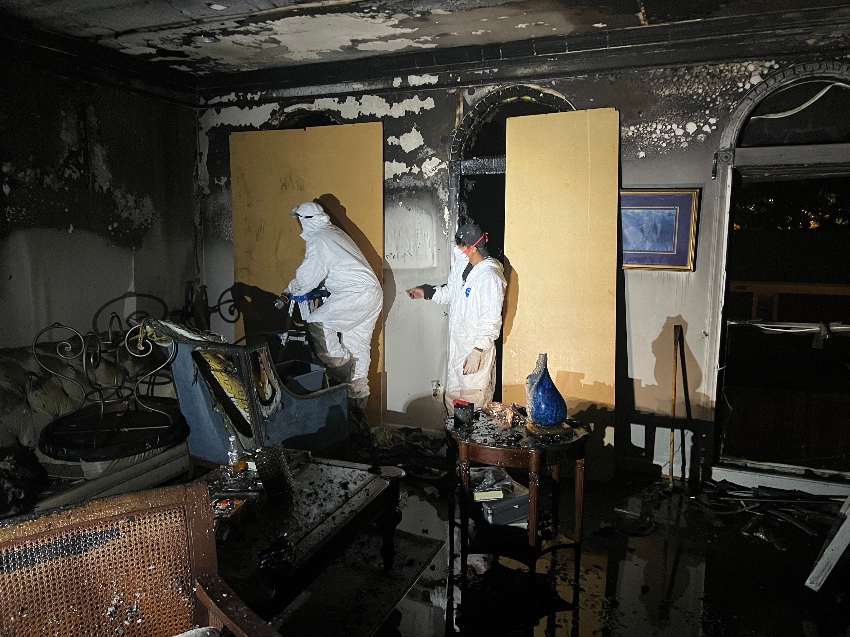 Mid-stage smoke damage cleanup in Arlington, demonstrating systematic soot remediation on surfaces.