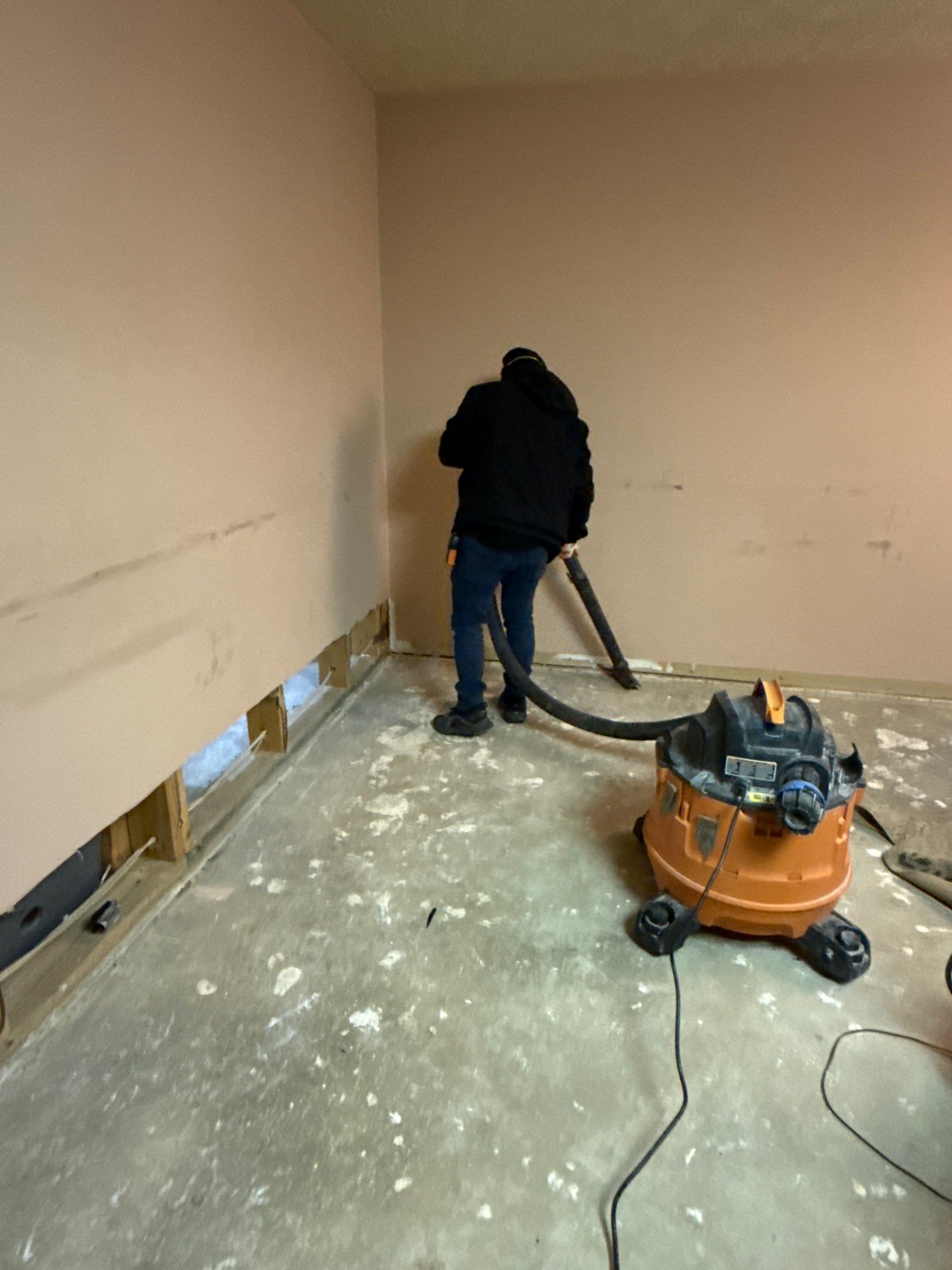 Structural surfaces cleared and dried after mold remediation in Burke.