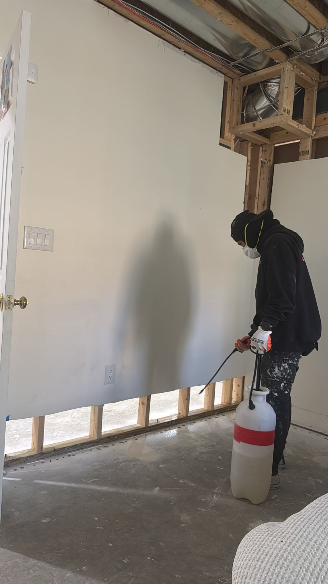 Continued structural drying and monitoring of moisture levels in remediation zone.