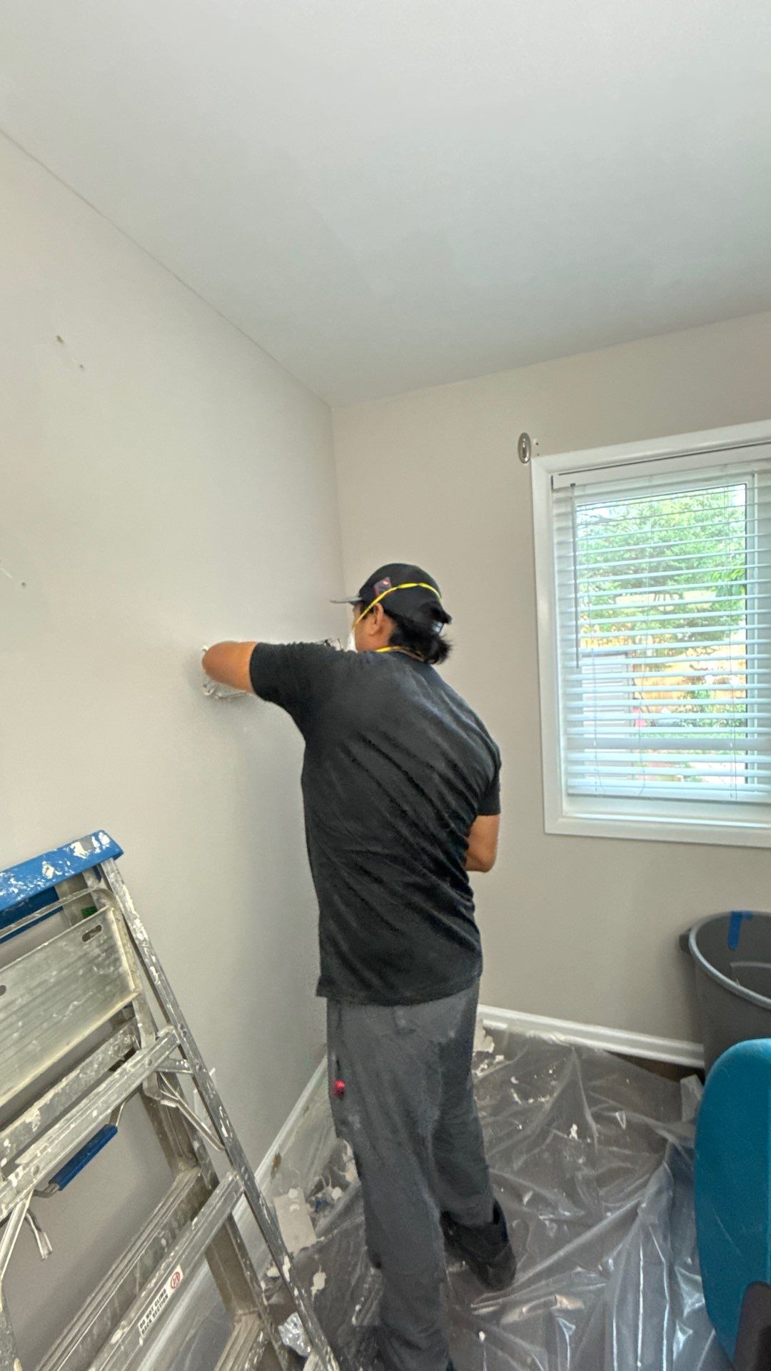 Restored room with equipment removed, contents protection measures complete, drying phase concluded in Chantilly.