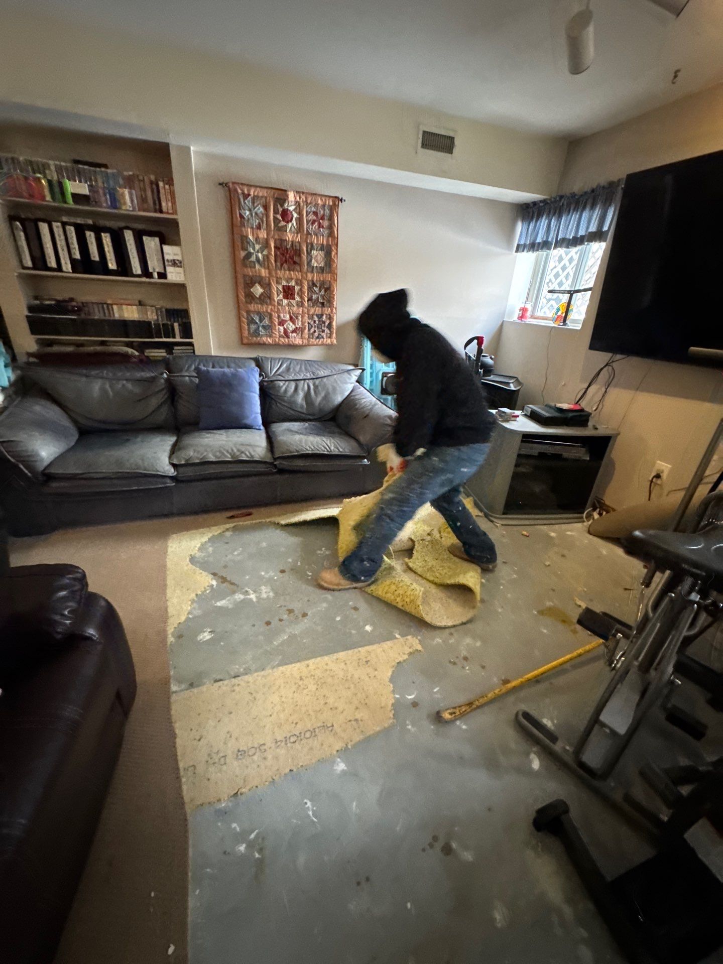 Thermal imaging reveals moisture patterns in Rockville water damage restoration, guiding drying strategy.