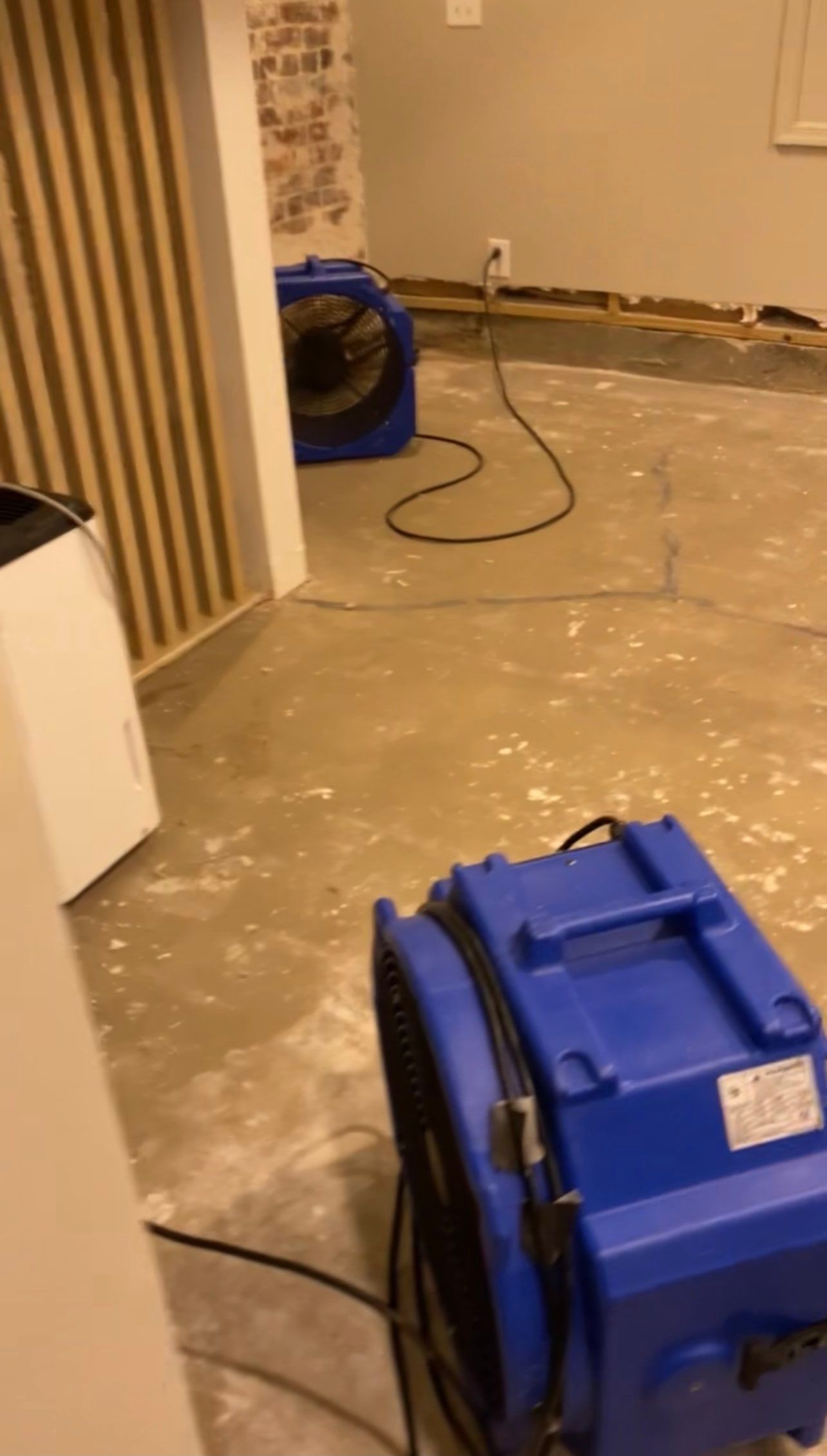 Completed water damage restoration in Washington, structural drying and sanitizing finished.