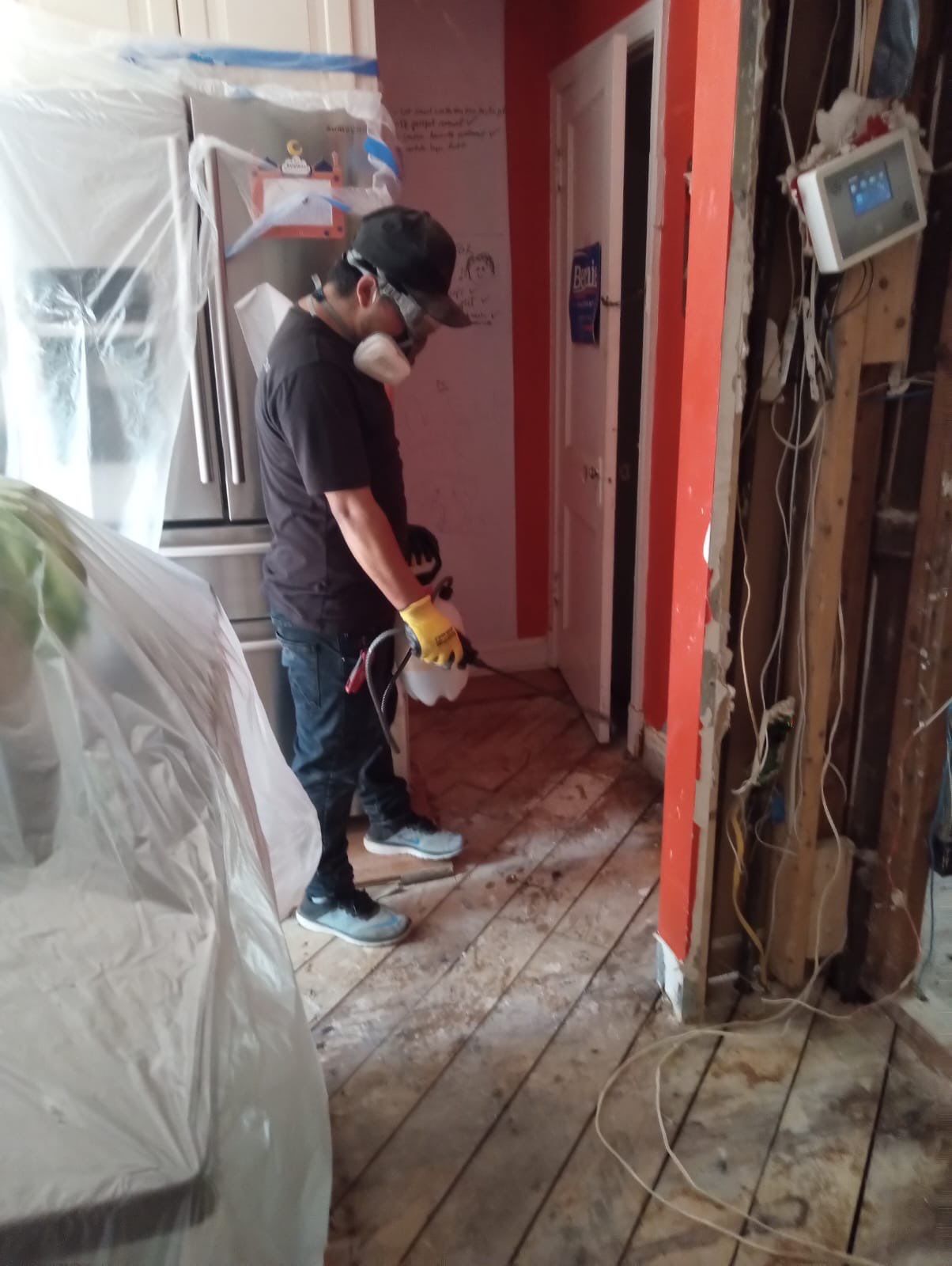 Continued dehumidification and structural drying during active mold remediation work.