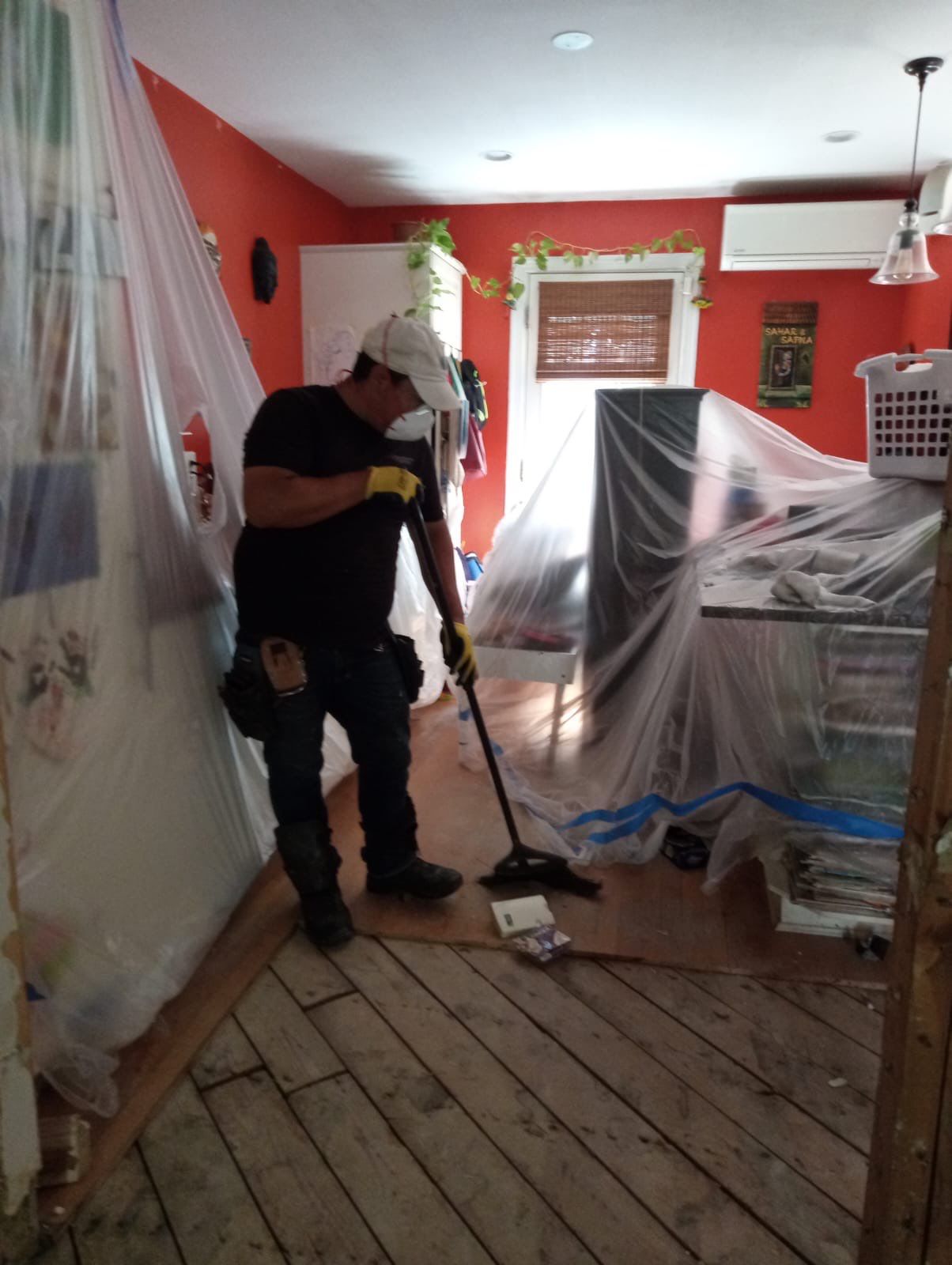 Final-stage drying equipment and moisture control completing mold remediation in Washington.