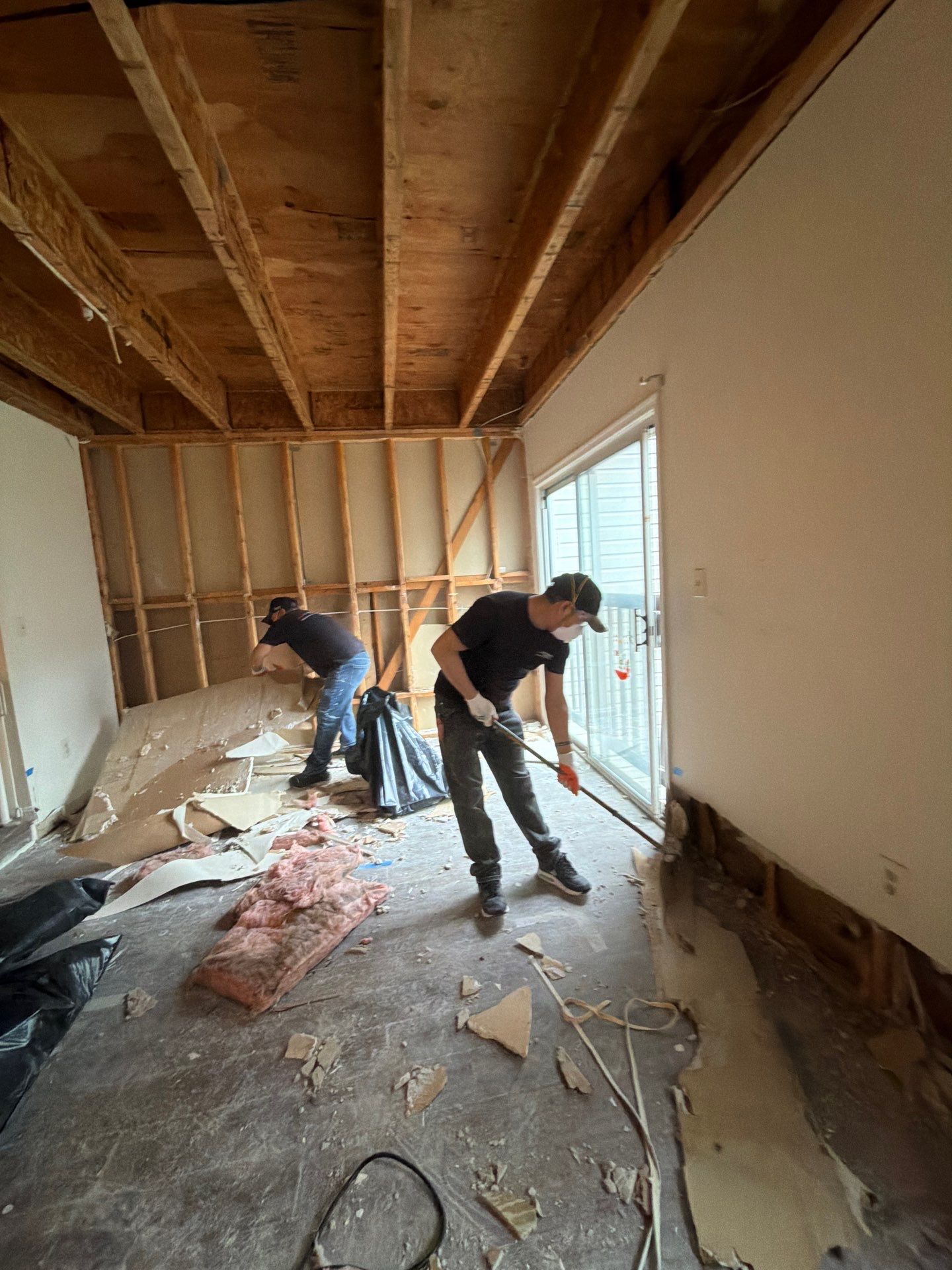 Continued structural drying with equipment placement optimized for air circulation.