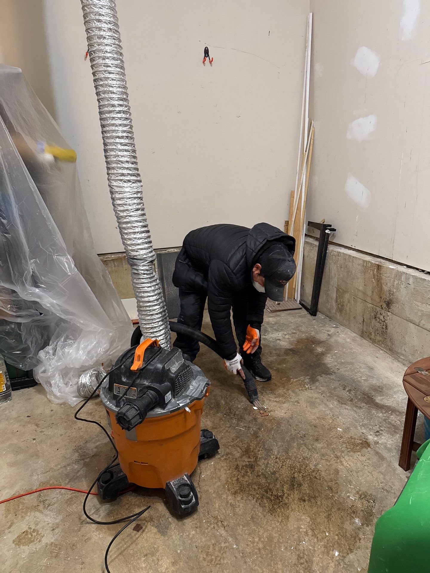 Containment barrier removed following completion of water damage restoration in Silver Spring.